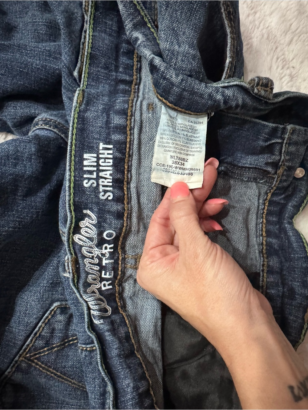 Wrangler Retro Slim Straight Jeans 38 x 34 - Picture 3 of 3